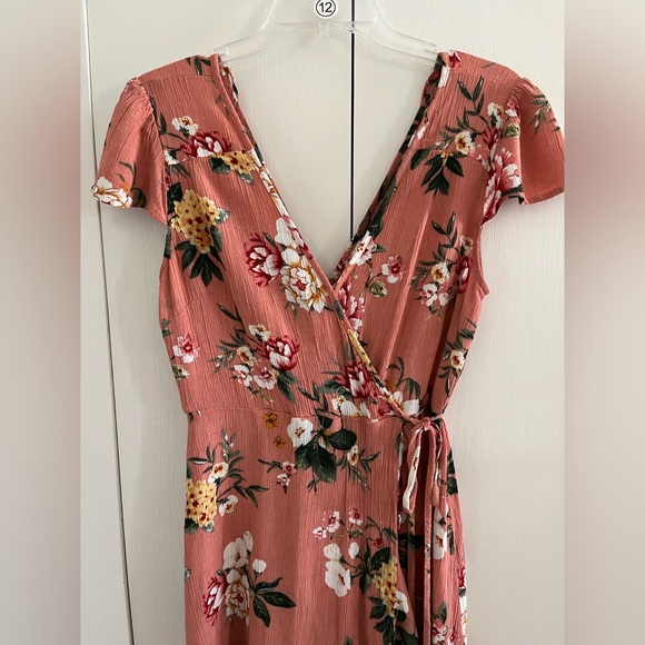 Xhilaration-Short Sleeve Faux Wrap Floral Dress. Size medium. - Picture 4 of 4